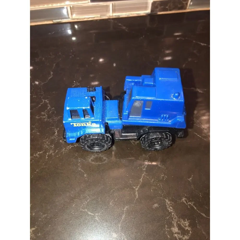 vintage Tonka Corp. Mini Tractor Toy Kids Tonka Tractors dump truck‎ Lot Of 3